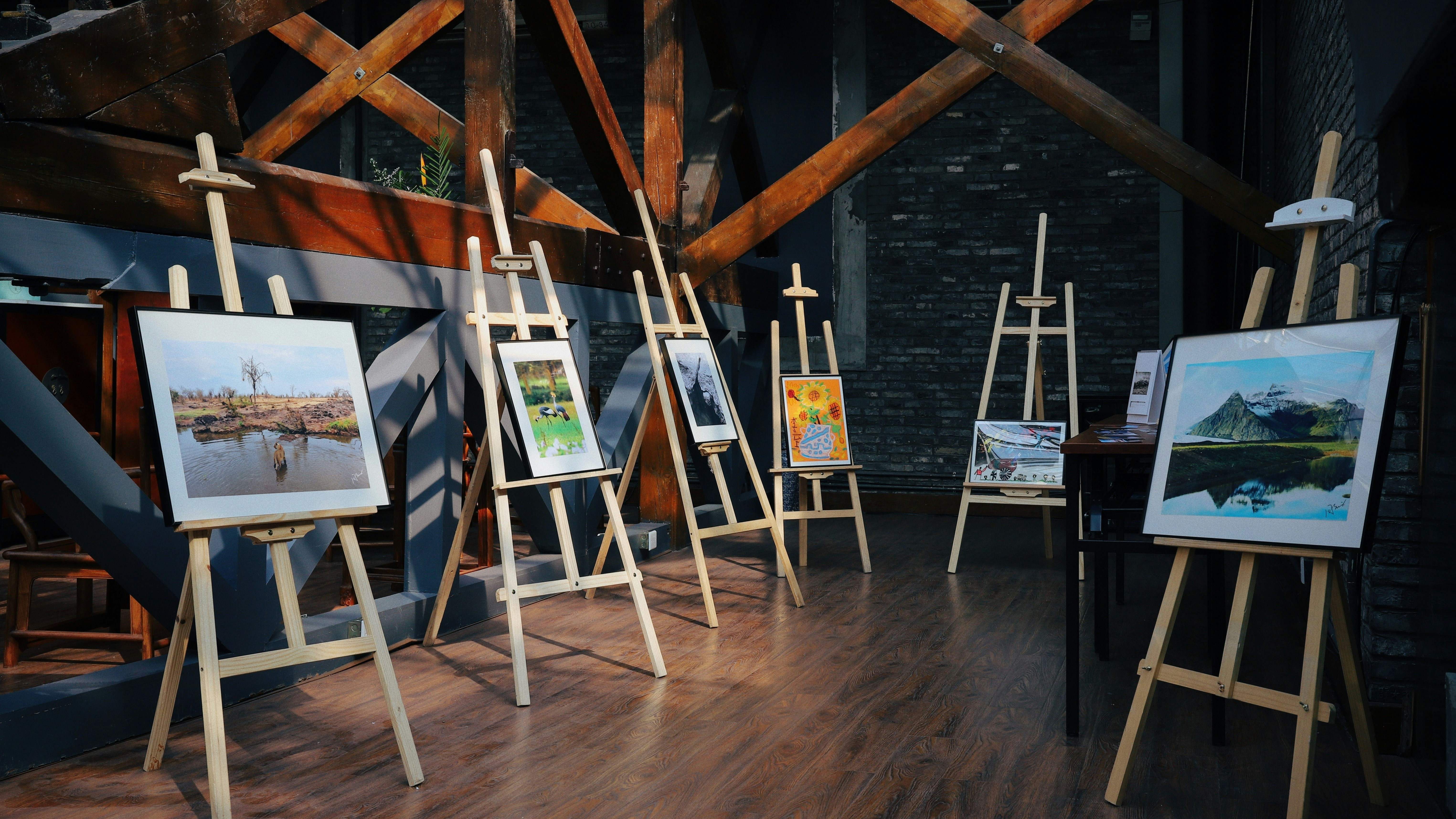 Easel & Hammer